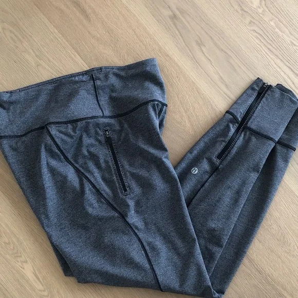 Rare Lululemon Fresh Tracks Pant II (W5AMFS) Luxtreme in Heathered Black, Size 6 - Picture 12 of 17